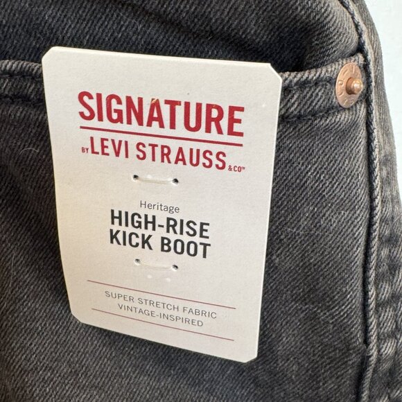 NWT Signature by Levis Size 24 High-Rise Kick Boot Jeans Black Charcoal Wash - Picture 4 of 6